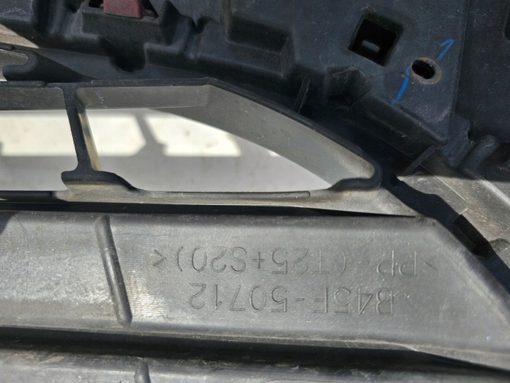 PARE-CHOCS MAZDA 3 III BM 2013-2016 HAYON AVANT AVANT