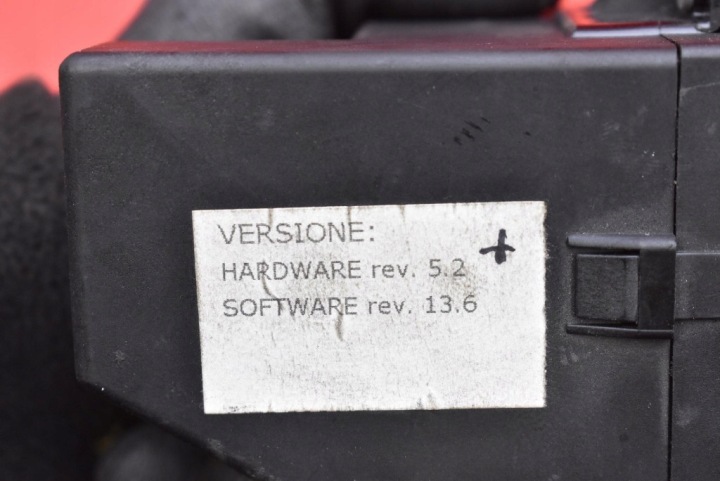 CONTACTEUR D'ALLUMAGE CLÉ BOUTON START/STOP 1560616200 ALFA ROMEO 159 1.9 JTD