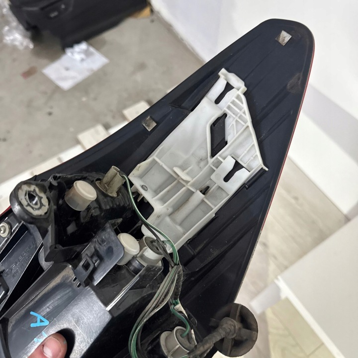 PHARE GAUCHE ARRIÈRE GAUCHE ARRIÈRE SUBARU OUTBACK 9673805380
