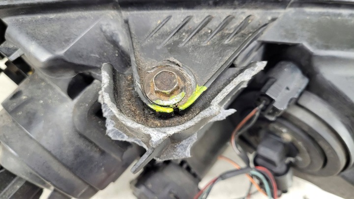 MAZDA 3 I 03-09 PHARE GAUCHE AVANT AVANT PROJECTEUR P2951