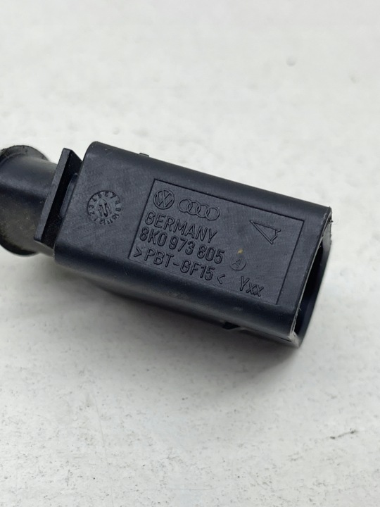 AUDI VOLKSWAGEN SEAT SKODA PUCE PUCE RACCORD FIL 8K0973805