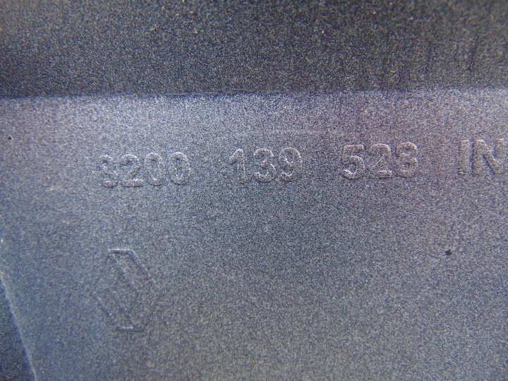 PARE-CHOCS AVANT SOUS LAVE-GLACES XÉNON RENAULT SCENIC II COMPLET 8200139528