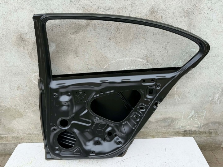 VOLKSWAGEN PASSAT B8 BERLINE PORTES DROIT ARRIÈRE ARRIÈRE NOUVEAU OE 8306