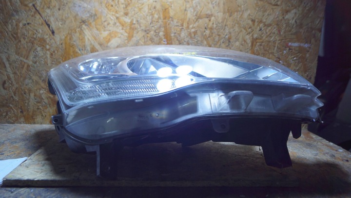 PARTENAIRE BERLINGO II III LIFT PHARE DROIT AVANT UK (S2646)