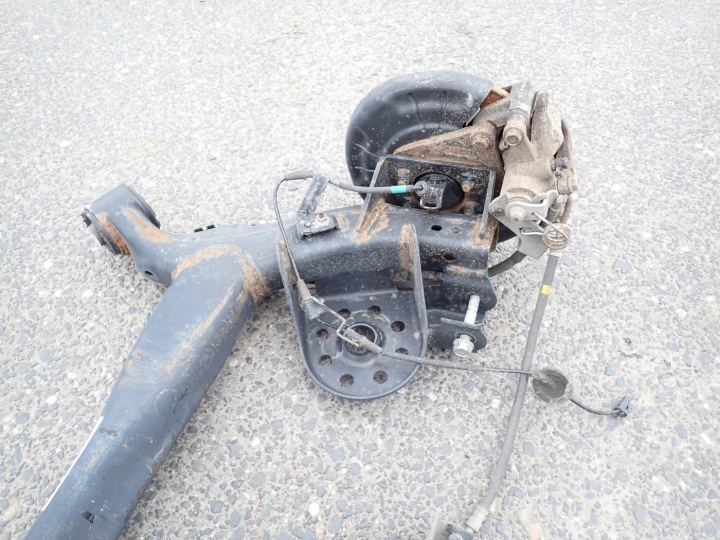 POUTRE AXE SUSPENSIONS ARRIÈRE ARRIÈRE COMPLÈTE DISQUE DE FREIN ÉTRIER DE FREIN KIA RIO III IV 7109