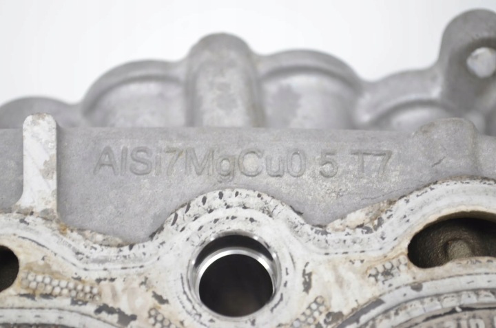 LAND ROVER OE G4D3-6090-AC CULASSE