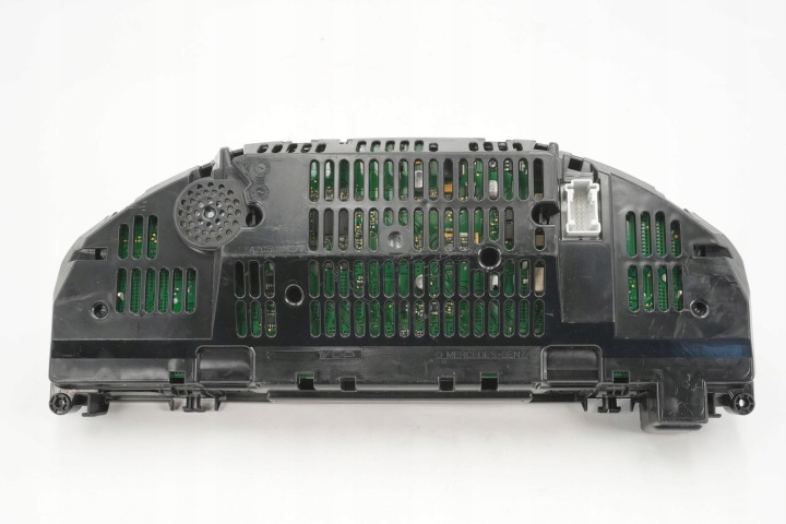 COMPTEUR TABLEAU DE BORD MERCEDES W204 A2049000905