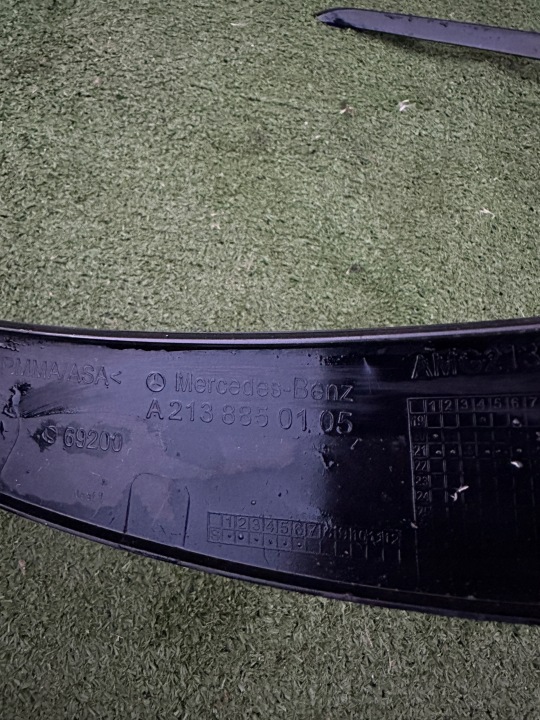 MERCEDES E-KLASA W213 AMG MOULURE SPOILER DROIT GAUCHE