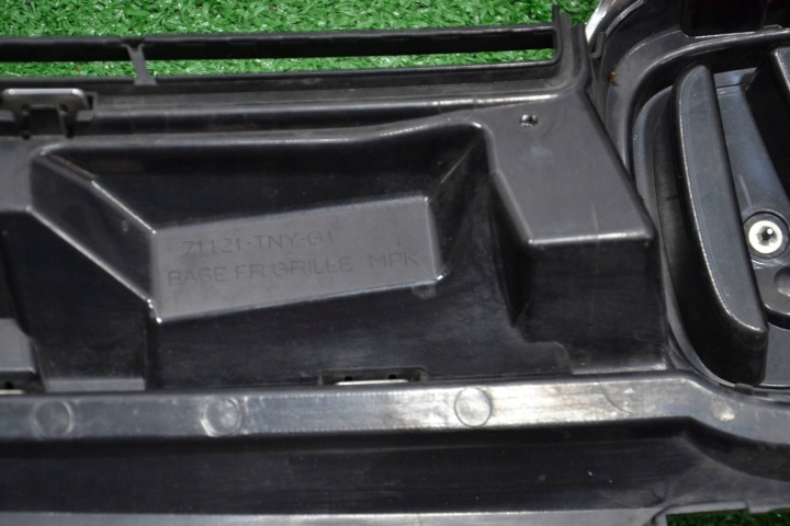 GRILLE CALANDRE PARE-CHOCS HONDA CR-V 18- 71121TNYG1