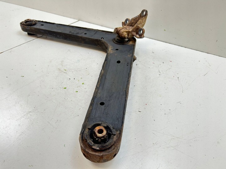 2005 JEEP CHEROKEE III KJ SUPPORT FIXATION GRODZI CENTRALE