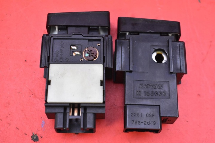 PANNEAU COMMANDE CONDUIT D'AIR CLIMATISATION 55900-0F011 VTOYOTA COROLLA VERSO 2 II 01-06