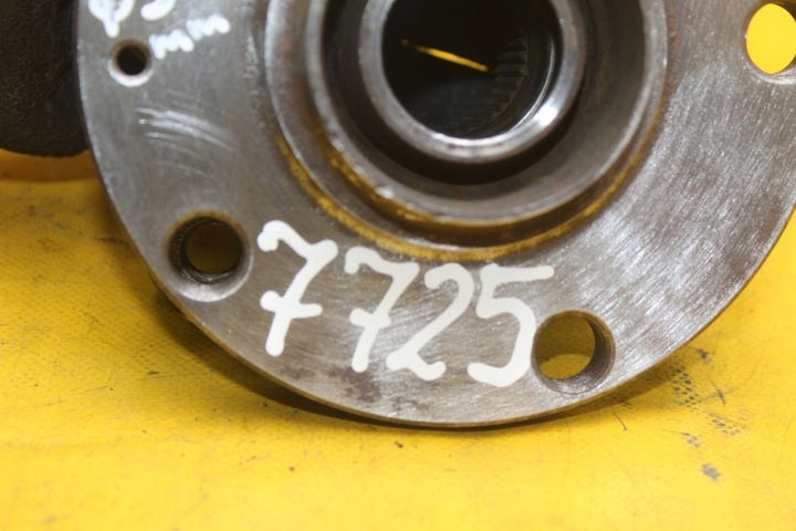 MOYEU ROULEMENT DROITE GAUCHE AVANT AUDI A6 C6 3.0 2.7 TDI 4E0407615D