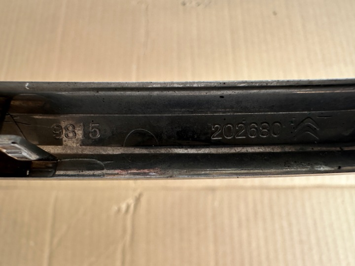 CITROEN C4 PICASSO II LIFT 9815202680 GRILLE CHROME DROIT AVANT ORIGINE OEM