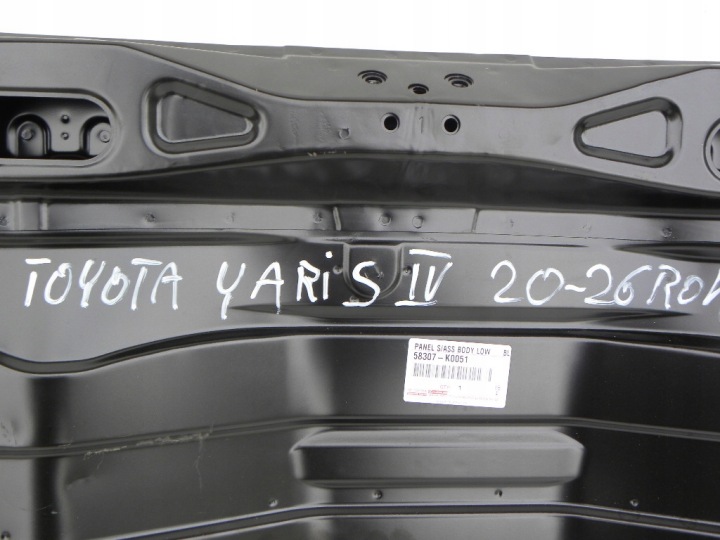 TOYOTA YSRIS IV PANNEAU ARRIÈRE 58307-K0051