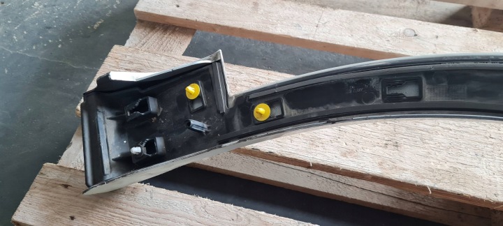 SQ8 4M Q8 MOULURE REVÊTEMENT GARDE-BOUE DROITE DROIT AVANT LS9R 4M8853717J
