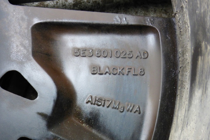 JANTE 18 5X112 ET48 5E3601025AD 7.5JX18H2 EN BON ÉTAT 100%PROSTA SKODA OCTAVIA IV