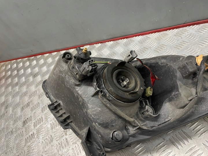 PHARE AVANT DROITE 35100-62J11 SUZUKI SWIFT IV MK6 04-10