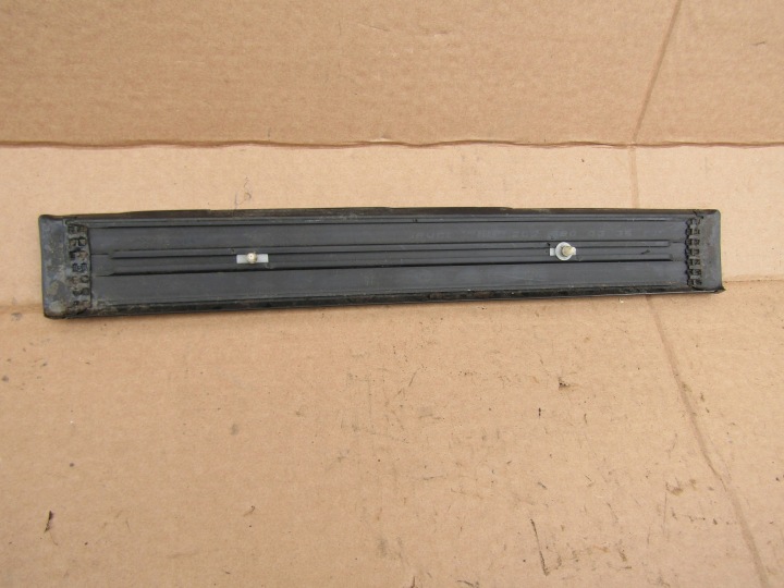 2 MERCEDES W202 MOULURE SEUIL REVÊTEMENT SUR SEUIL ARRIÈRE NOIRE GAUCHE OU DROITE
