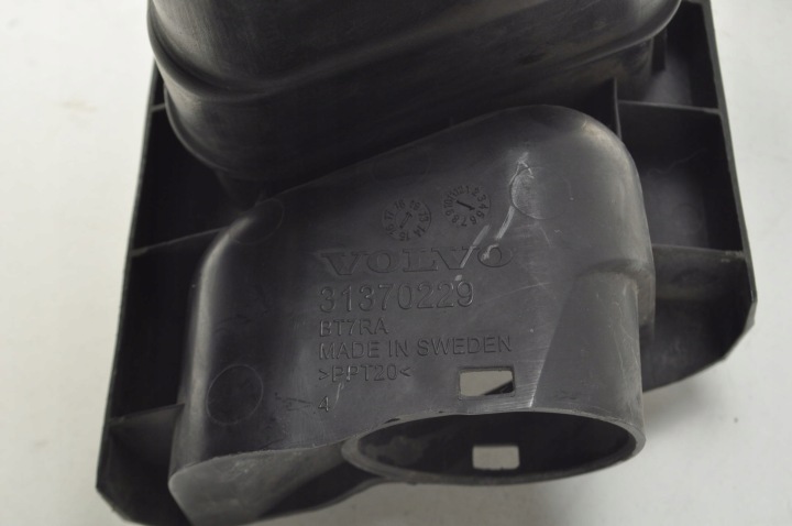 VOLVO XC60 II TUYAU CONDUIT D'AIR AIR 31370229 31370264