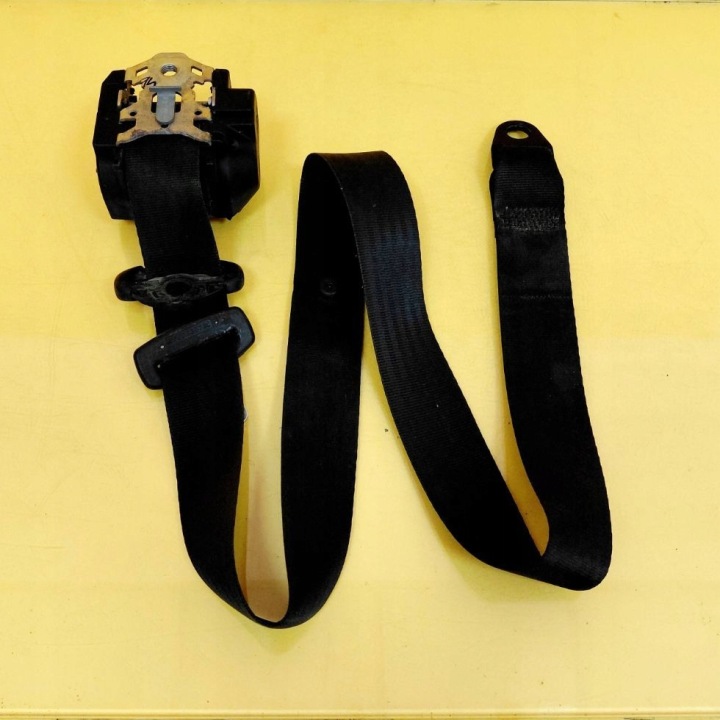 CEINTURE DE SÉCURITÉ DROIT AVANT IVECO DAILY 047113 NR2483
