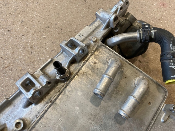 COLLECTEUR ADMISSION VOLKSWAGEN PASSAT B8 04L129766T