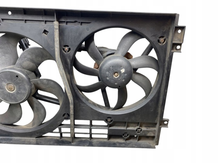 AUDI TT MK1 1800CM3 2002 ÉLECTRIQUE VENTILATEUR RADIATEUR COUPÉ 8N0121205A