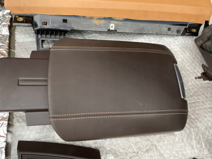 PAVILLON ESPRESSO ALCANTARA PORSCHE CAYENNE 7P5 4.8 MILIEU INTÉRIEUR POTEAU