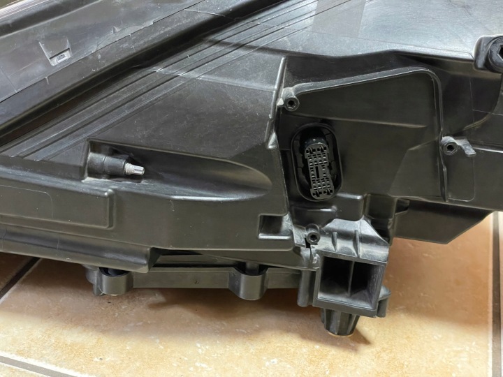 PROJECTEUR OE 973941036 MATRIX DROIT AVANT PORSCHE PANAMERA II 971 973