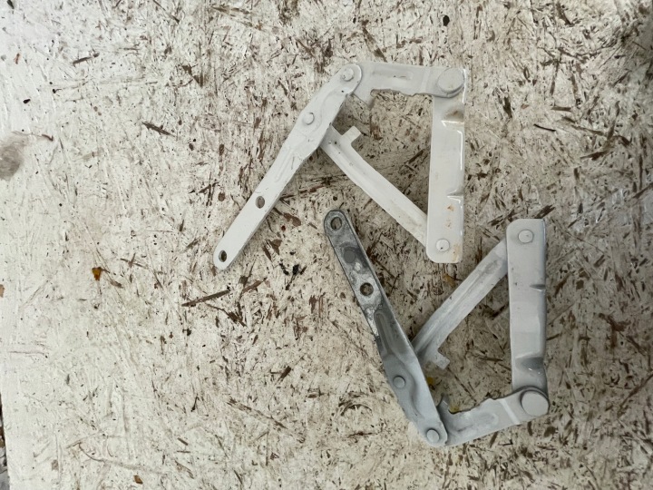 CHARNIÈRES CAPOTS VW T6 7E0823302B