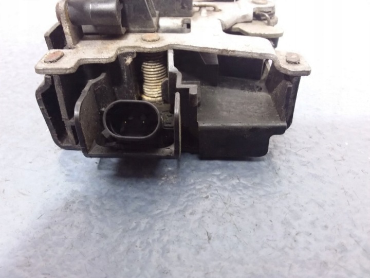VW CADDY III SERRURE DE PORTE AVANT GAUCHE 3B1837015
