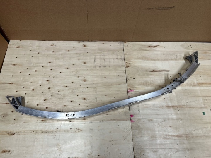 RENFORCEMENT PARE-CHOCS AVANT MERCEDES-BENZ C-CLASS AMG W206