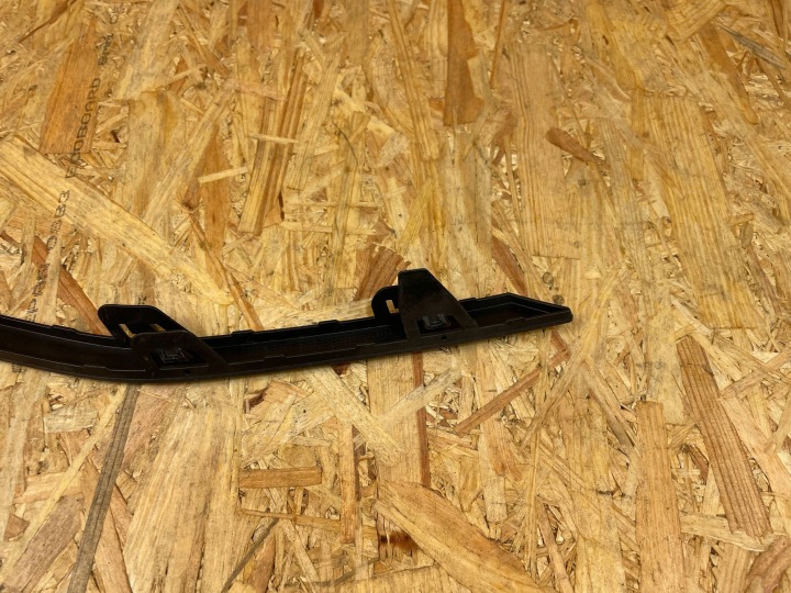 MOULURE PARE-CHOCS AVANT DROITE SKODA ENYAQ IV 5LA807368 2020-