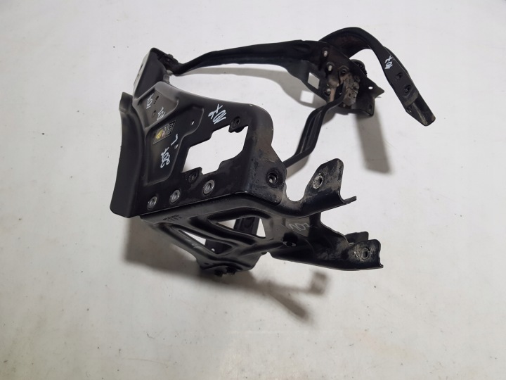 PANNEAU AVANT OCULAIRE GAUCHE RENFORCEMENT FIXATION PHARES MERCEDES W207