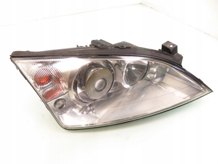 PHARE DROITE AVANT FORD MONDEO III 0301174274