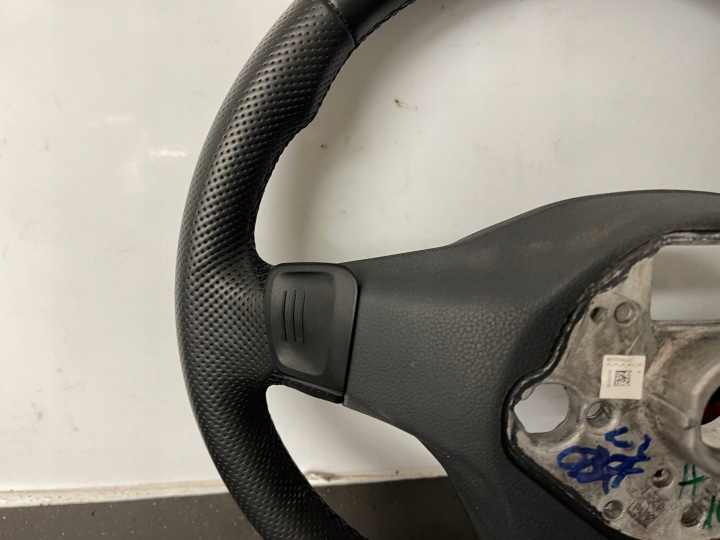 VOLANT MATELASSÉE AVEC CHAUFFAGE ACC VW PASSAT B8 GTE 3G0419089CM PARFAITE