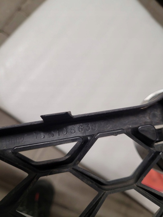 ALFA ROMEO STELVIO GRILLE CALANDRE CALANDRE ENDOMMAGÉE INSIGNE 156108638