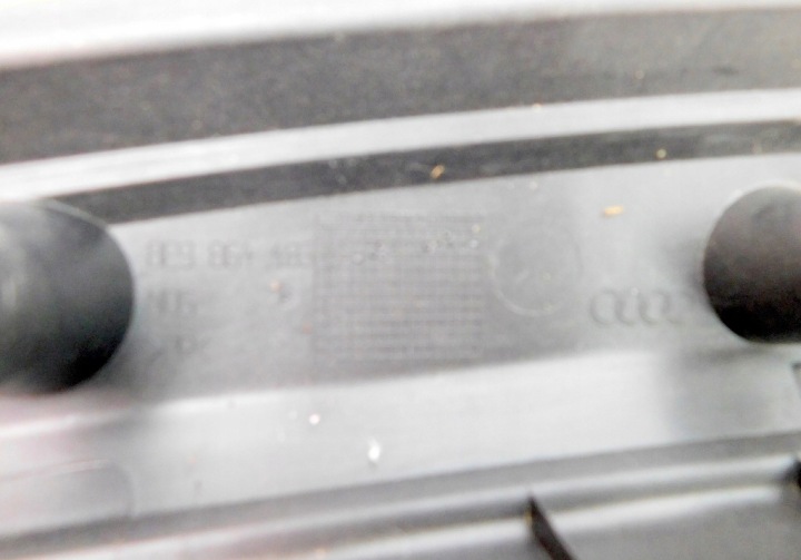 AUDI A4 B6 3.0 V6 02R PROTECTION REVÊTEMENT SEUIL COUVERCLES DE COFFRE UNIVERSEL 8E9864483