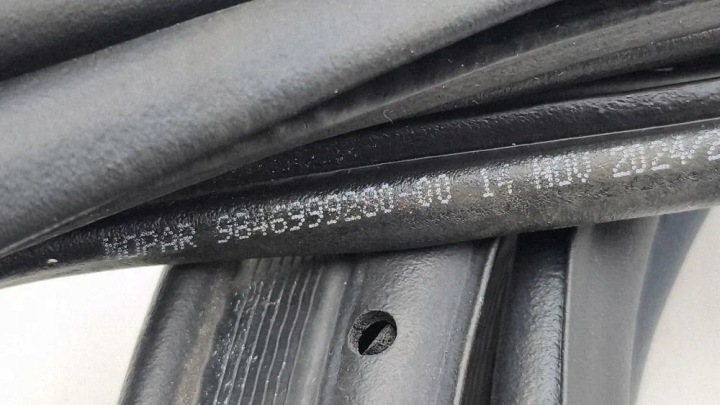 CITROEN C4 III E-C4 2022 JOINT D'ÉTANCHÉITÉ COUVERCLES DE COFFRE COUVERCLES DE COFFRE 9646999280