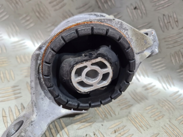 DROITE ARRIÈRE COUSSIN POIGNÉE FIXATION POUTRES SUSPENSIONS OPEL ASTRA K
