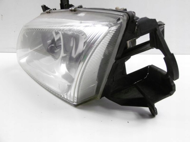 NISSAN ALMERA N16 00-02 PROJECTEUR GAUCHE H7 H1 26060BN011