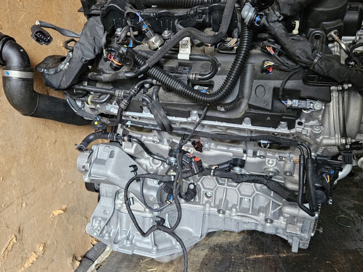 MOTEUR COMPLET AUDI RSQ8 LAMBORGHINI URUS BENTLE BENTAYGA DHU DHUB 7000KM