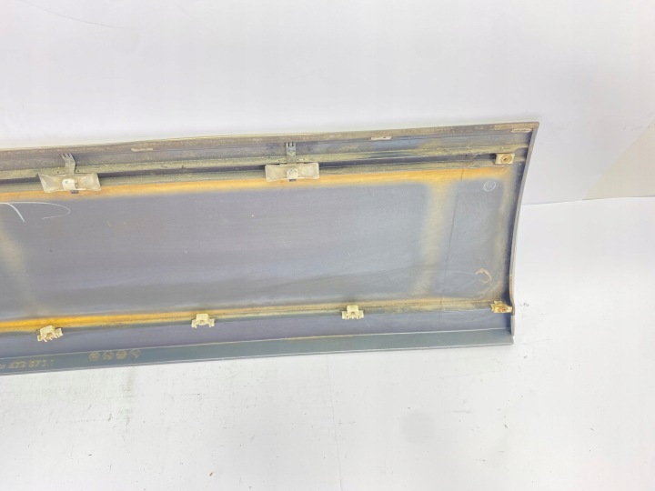 LARGE MOULURE LATÉRALE CHROME PORTES DROITE AVANT MERCEDES W124 1246901640