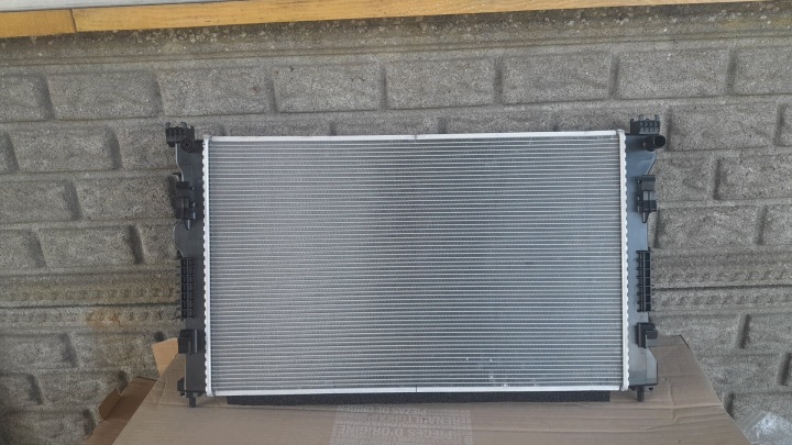 CHHLODNICA EAU RENAULT MEGANE 5 V E-TECH ETECH 214105MZ0A NEUF PARFAITE OE