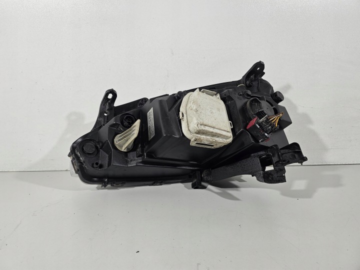 OPEL CORSA C 00-09R PHARE AVANT AVANT DROITE EUROPE EUROPE