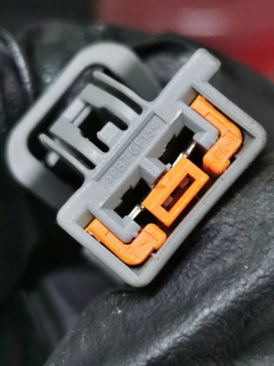 VITRE COUVERCLES DE COFFRE COUVERCLES DE COFFRE ARRIÈRE VOLVO V40 II 2012-2018R ORIGINAL 2014