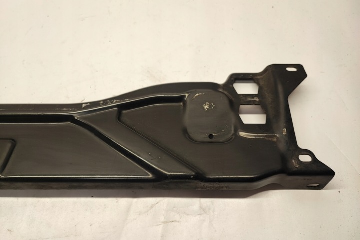SUPÉRIEURE PIÈCE PANNEAU AVANT MERCEDES-BENZ E (W212) A2126200072 2.1L DIESEL