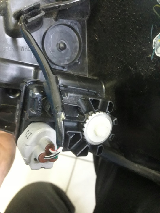 MAZDA 2 DJ DL 2019-2025 LIFT PHARE GAUCHE COMPLET LED M6 EUROPE TRÈS EN BON ÉTAT