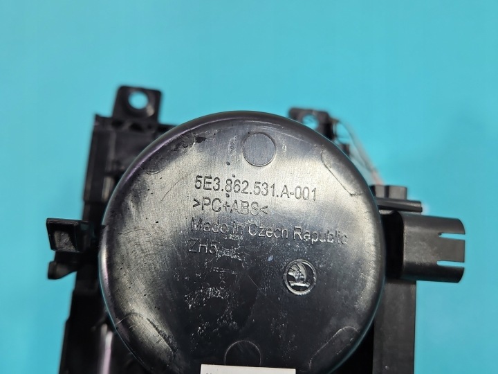 POIGNÉE SUR BOISSONS GODET CUP HOLDER SKODA OCTAVIA IV 5E3862531A-001 5E3862531