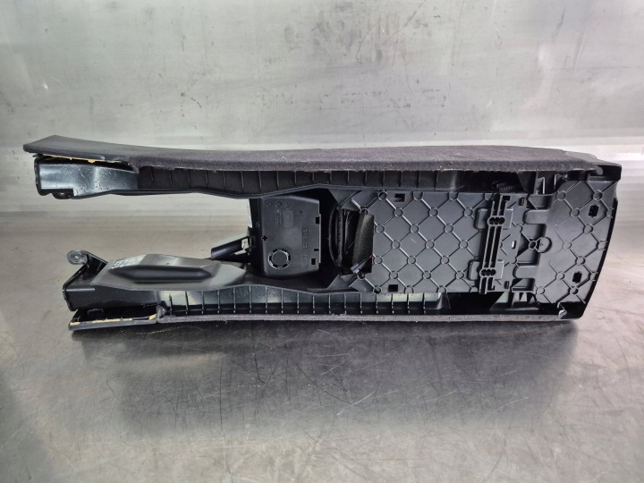 MERCEDES W211 ACCOUDOIR TUNNEL A2116800250 EUROPE