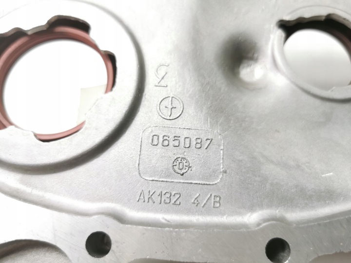 COUVERCLE DISTRIBUTION AVANT GLI GSI FSO POLONEZ AK132 4/B 065087 083264